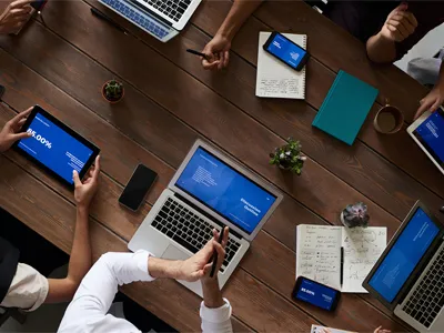 Uniform med reflekterende materiale