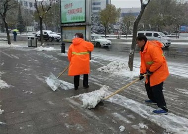Hvilke fordeler gir reflekterende klær for rengjøringsmidler?