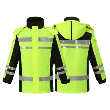 Når vegvesenets arbeidere bruker avtakbart indre gitter med reflekterende bom...